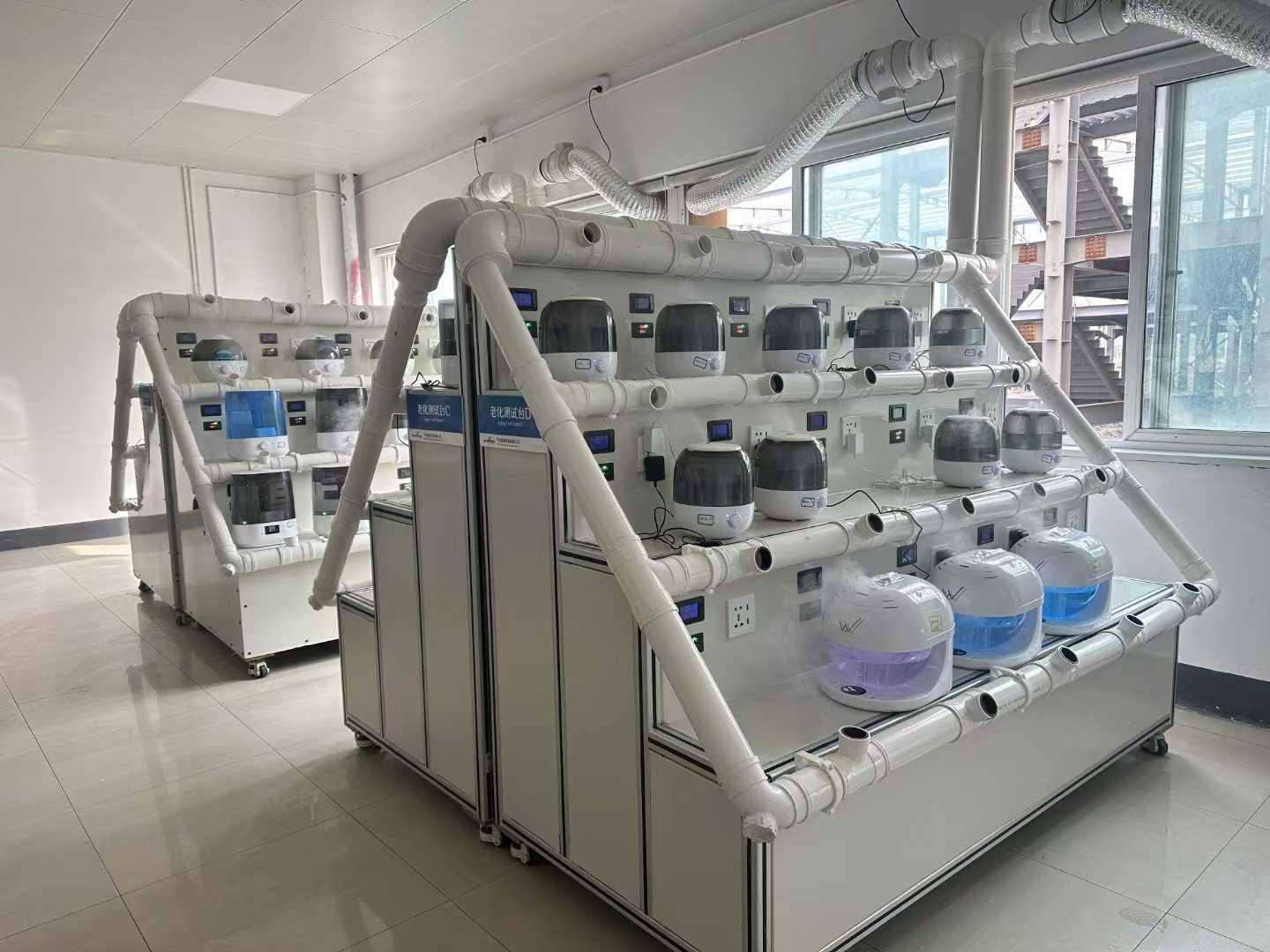 Vad ska jag göra om luftfuktaren inte sprejar dimma?